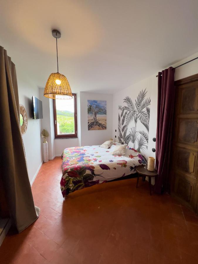Bed and Breakfast Les Baroudeurs De Saint Jean Екстер'єр фото